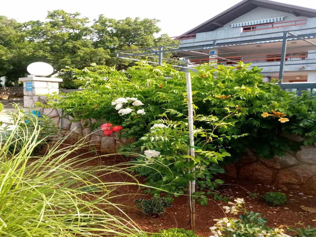 Apartments Paola Karlobag Luaran gambar