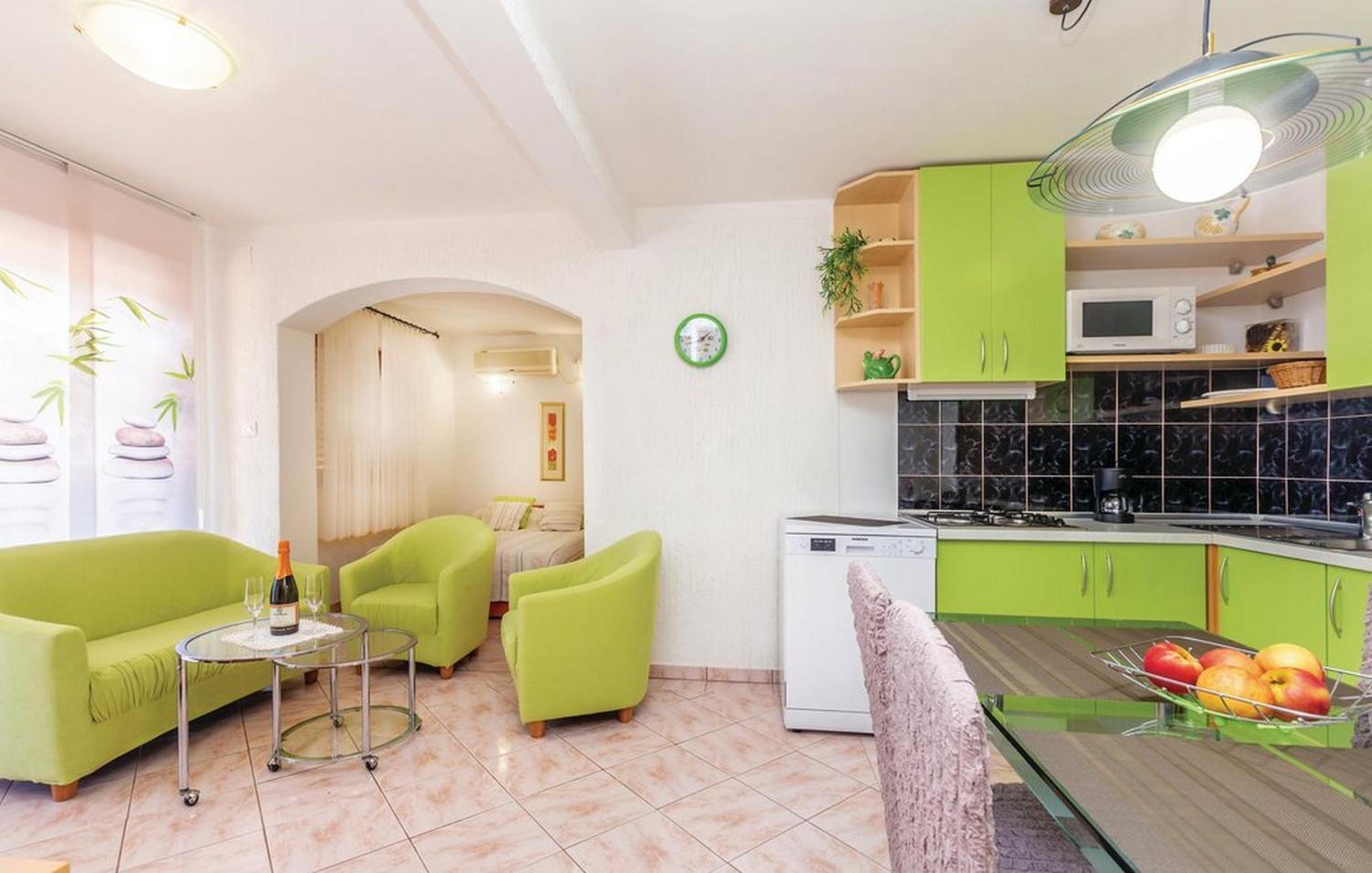 Apartments Paola Karlobag Bilik gambar